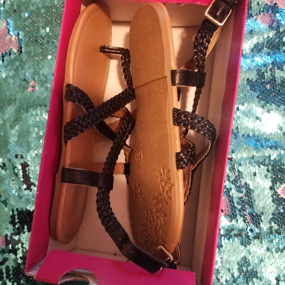 Girls Sandals - Picture 5 of 9